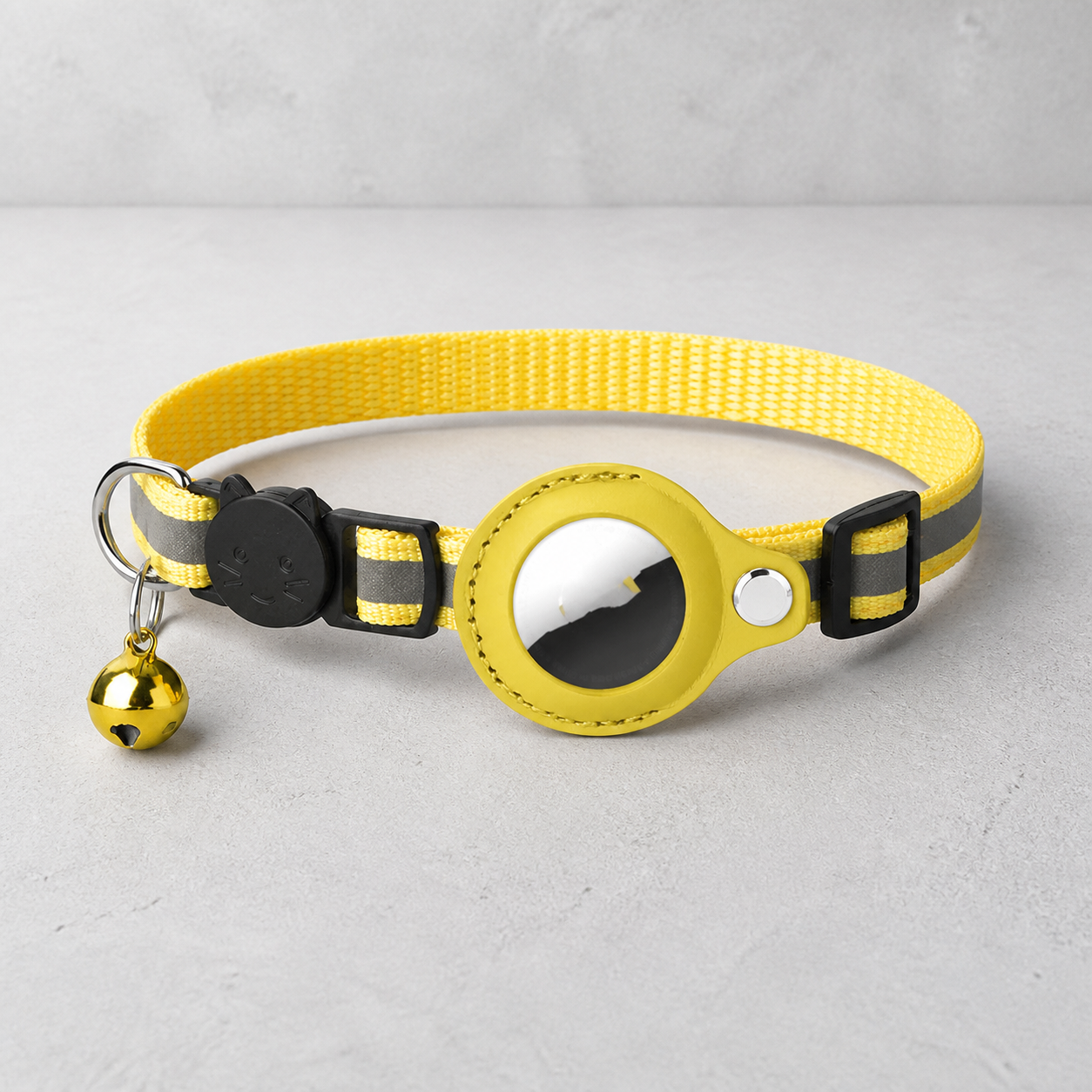 Collier réfléchissant avec étui AirTag pour chien et chat