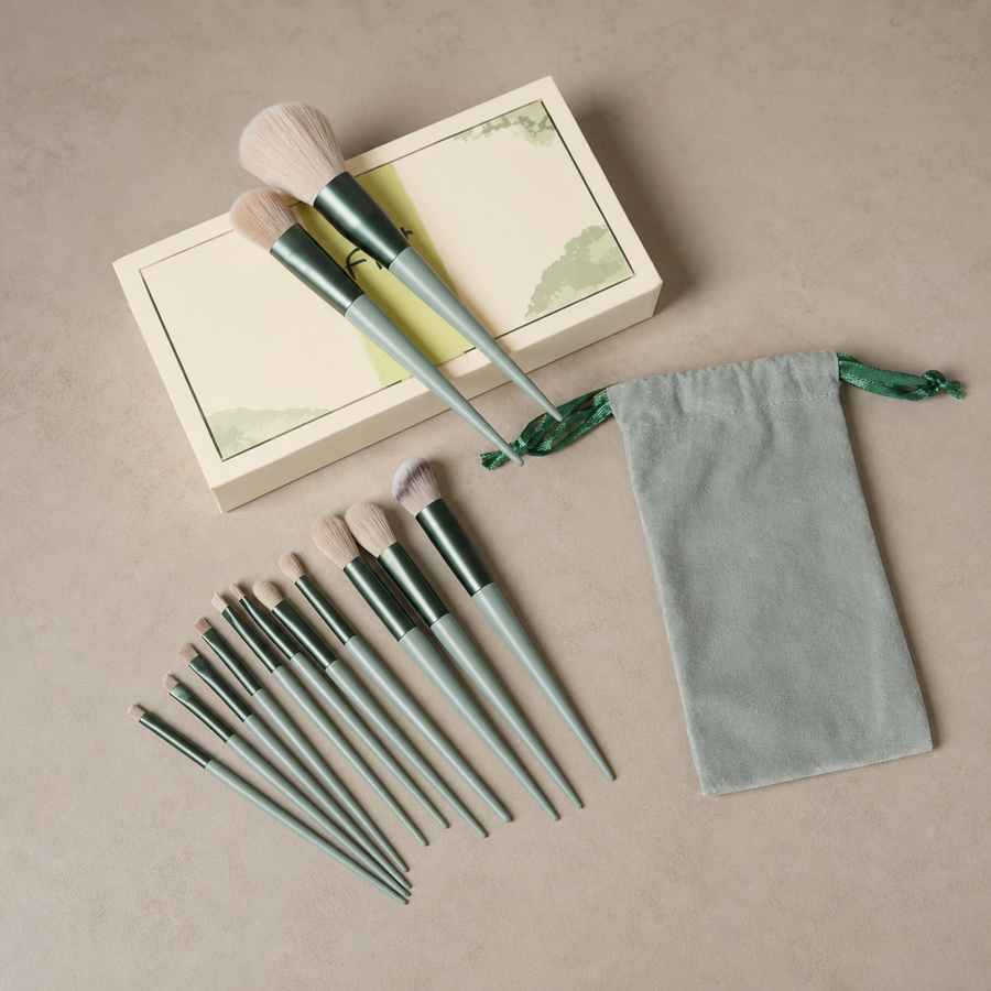 set de 13 pinceaux de maquillage Olvyra – 13 pinceaux verts – coffret
