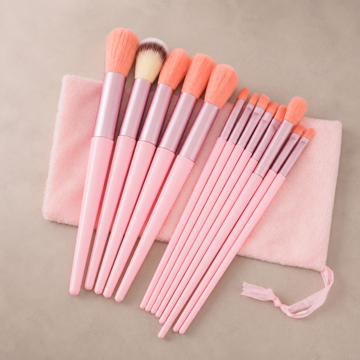 Set de 13 pinceaux de maquillage avec pochette
