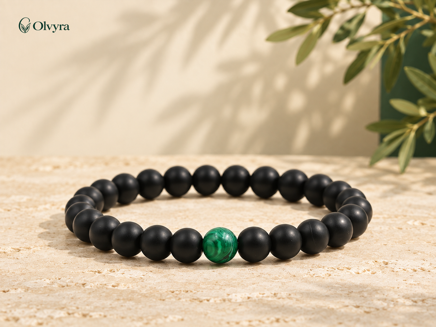 Bracelet élastique en pierres — noir, vert ou bicolore Olvyra — Noir, accent vert.