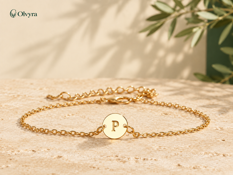 Bracelet réglable à lettre Olvyra — P.