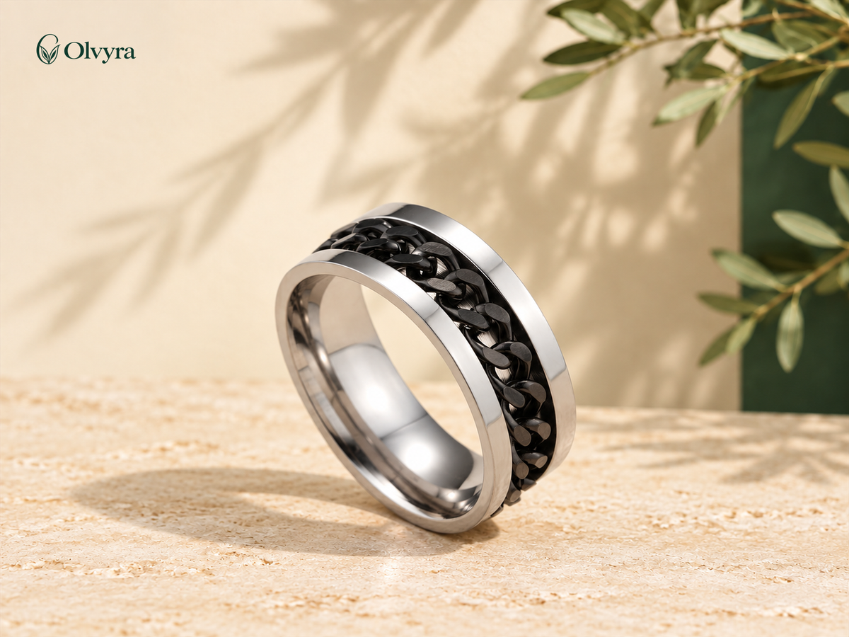 Stainless steel spinner ring with wood-look inlay