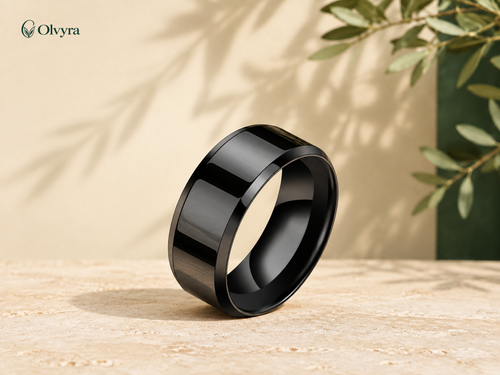 Bague graphique en acier Olvyra — Noir.