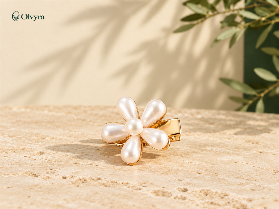 Barrette nœud et perles Olvyra — Fleur à six perles.