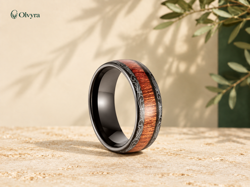 Bague en acier et bois Olvyra — Largeur 6 mm.