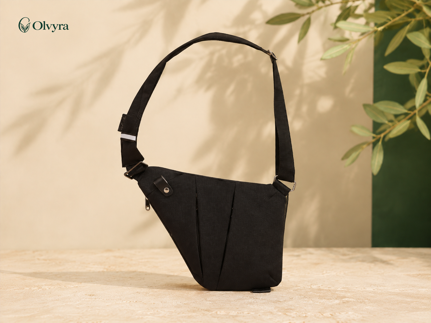 Multi-pocket canvas chest bag