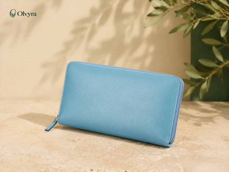Portefeuille long en cuir à multiples cartes Olvyra — Bleu turquoise — standard / Bleu clair — standard.