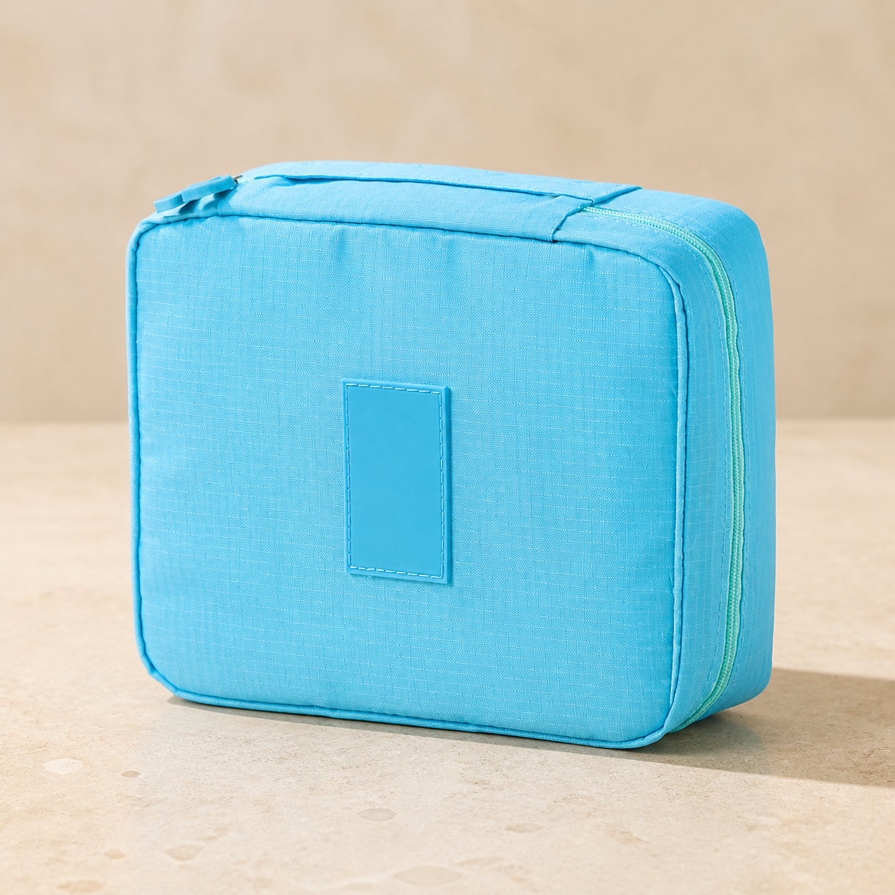 Trousse de toilette compartimentée bleu ciel — Sky-blue compartment toiletry bag