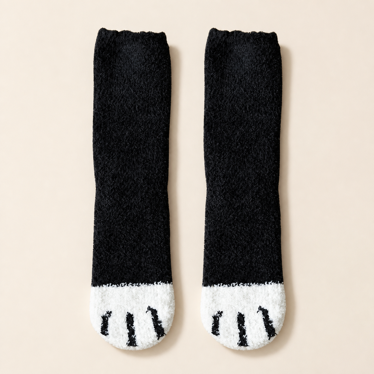 Chaussettes duveteuses motif patte de chat – taille unique - Noir — Plush Cat-Paw Socks – One Size - Black