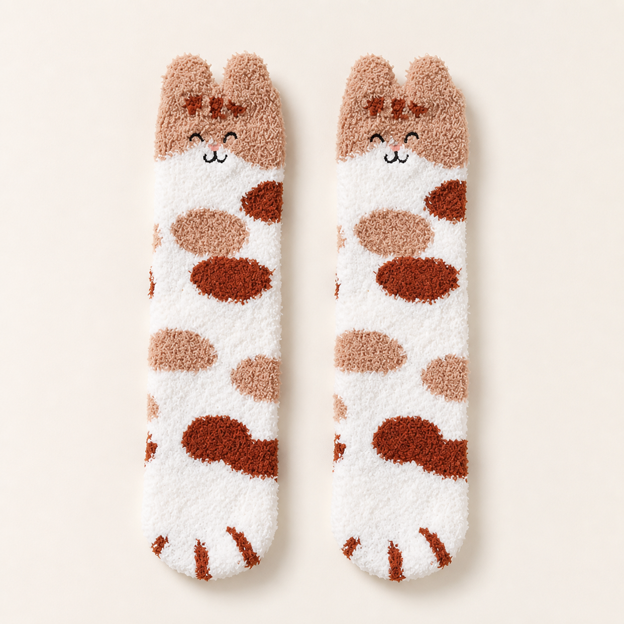 Chaussettes duveteuses motif patte de chat – taille unique - Chat tacheté kaki — Plush Cat-Paw Socks – One Size - Khaki spotted cat