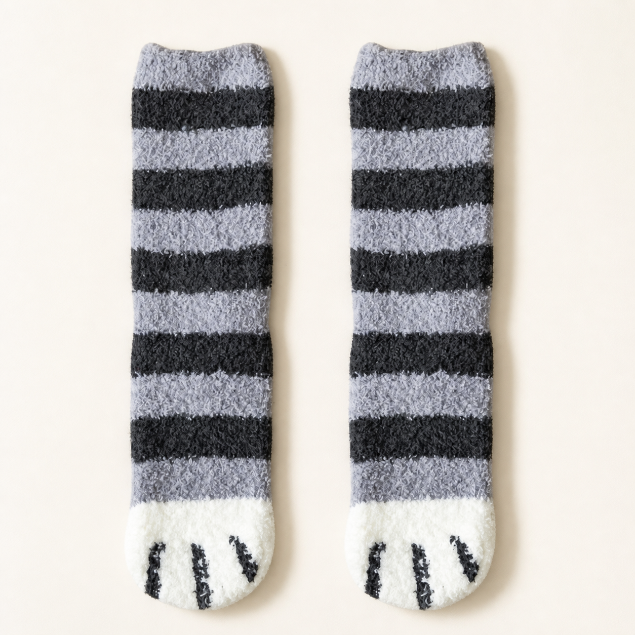 Chaussettes duveteuses motif patte de chat – taille unique - Rayé gris — Plush Cat-Paw Socks – One Size - Grey stripes