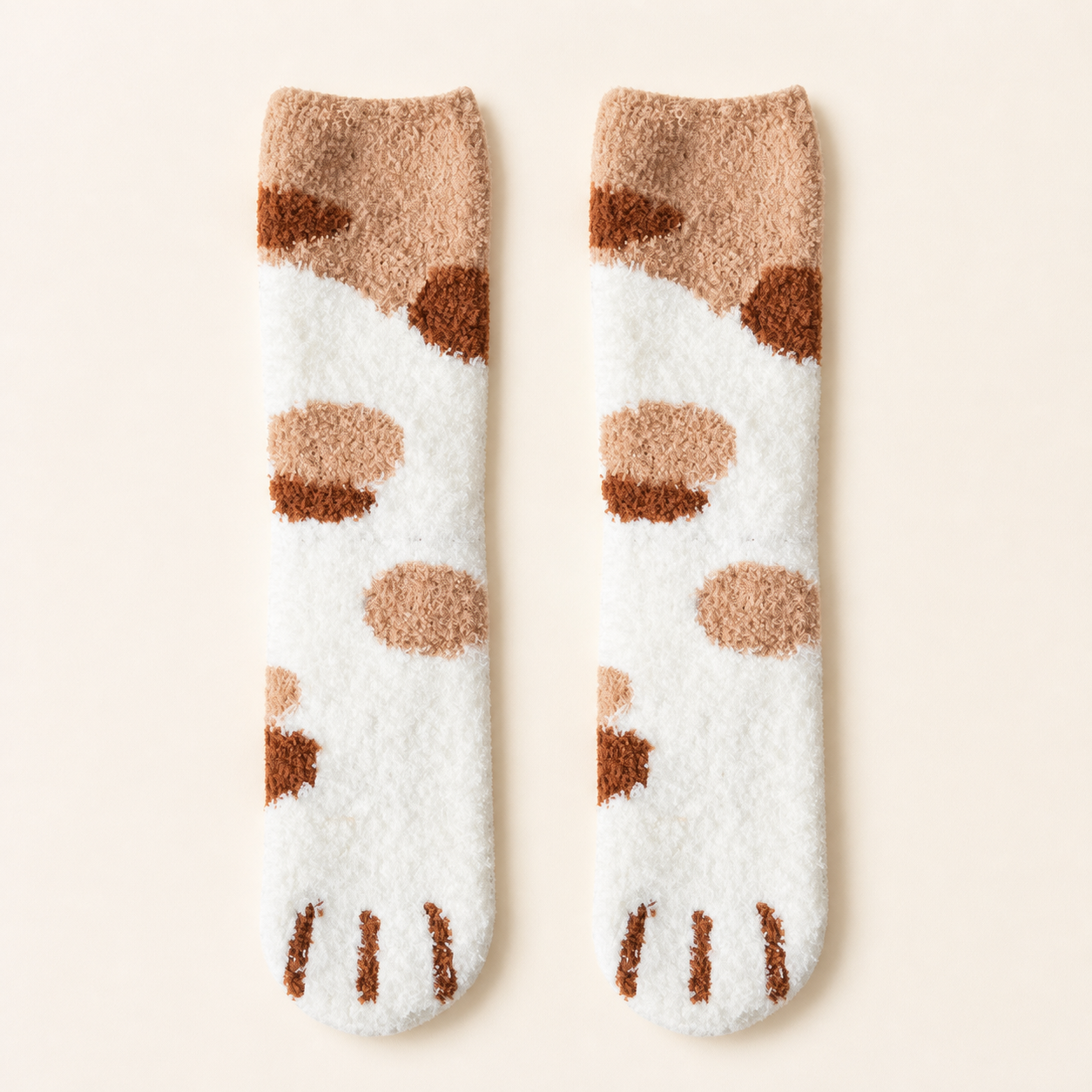 Chaussettes duveteuses motif patte de chat – taille unique - Tacheté caramel — Plush Cat-Paw Socks – One Size - Caramel spots