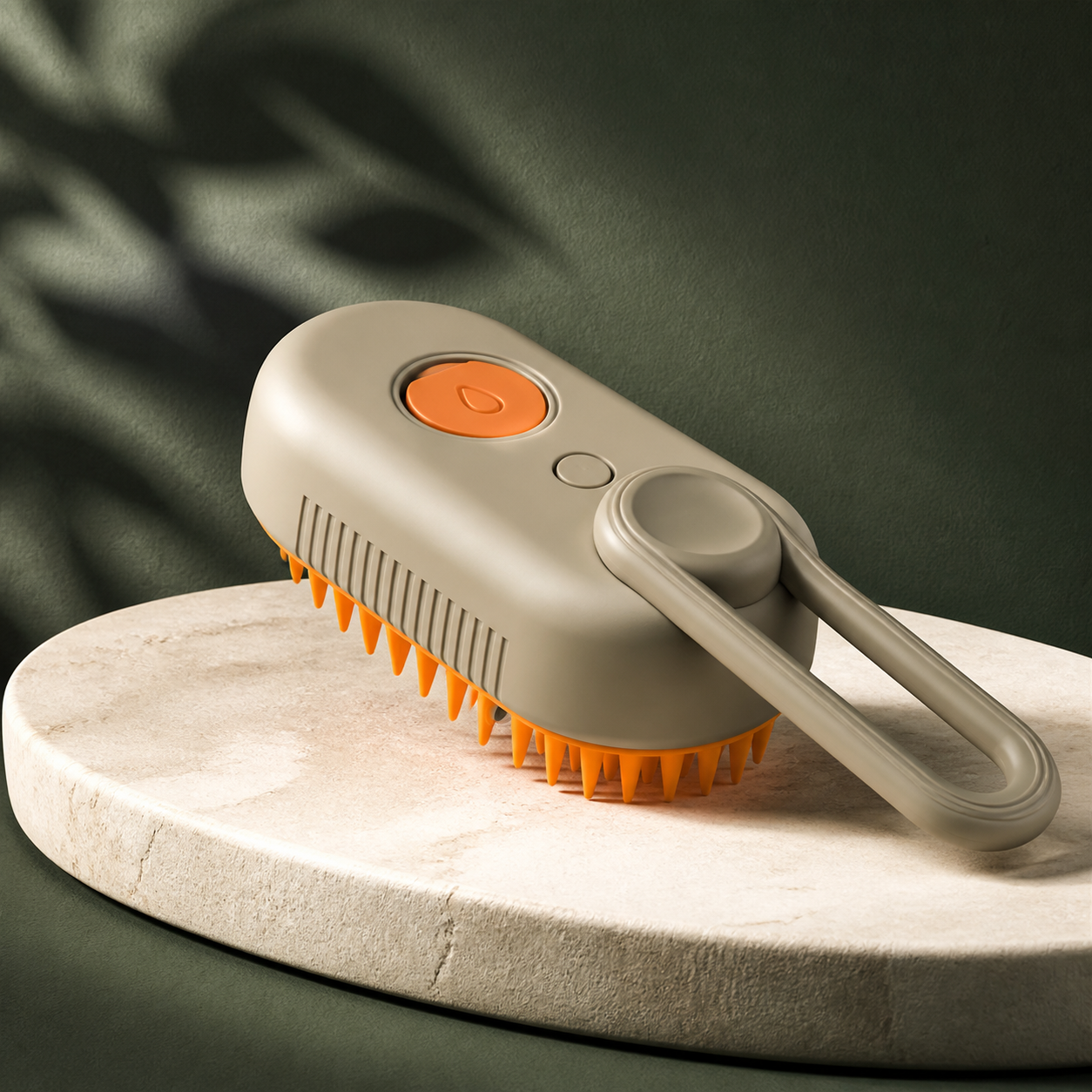 Brosse brumisatrice pour chat beige et orange, vue principale