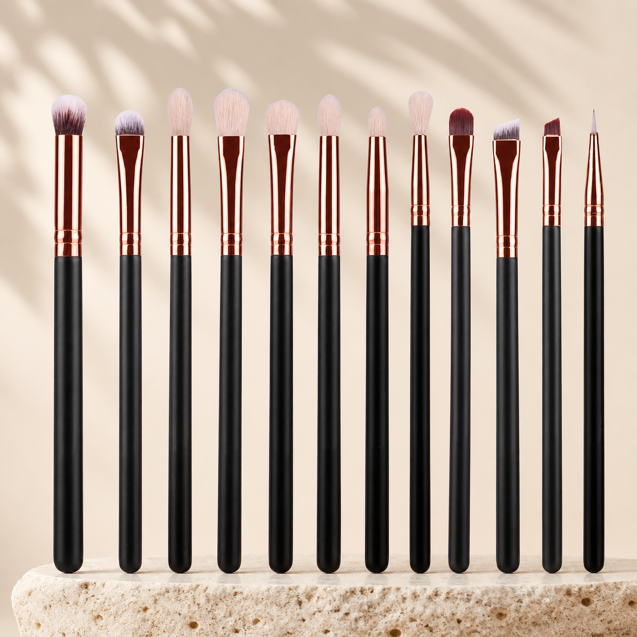 Set de 12 pinceaux de maquillage — Noir — vue 3