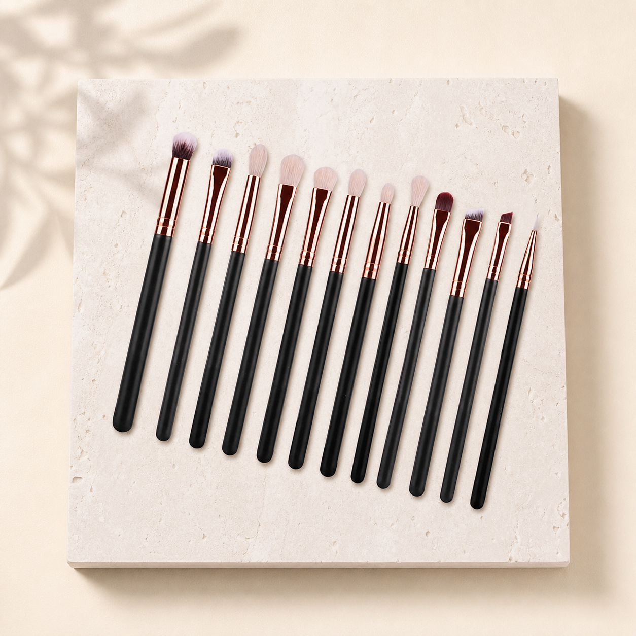 Set de 12 pinceaux de maquillage — Noir — vue 4