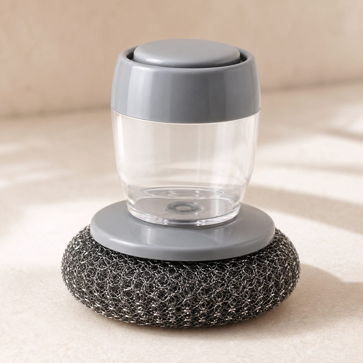 Détail du bouton-poussoir du distributeur — Soap dispenser press-top detail