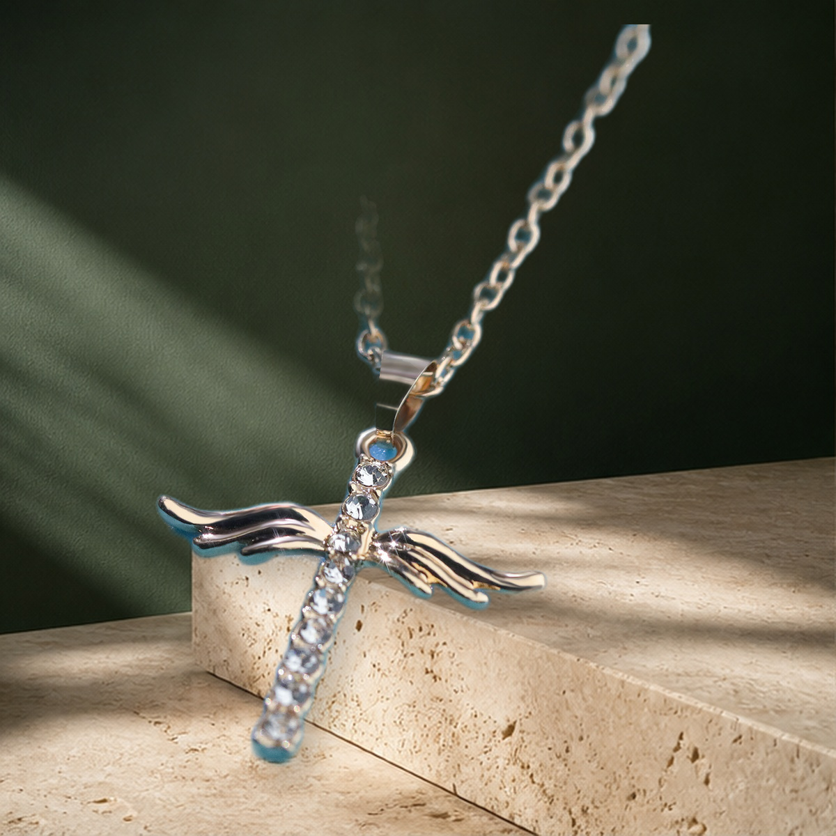 Collier ailes d’ange et croix — Doré — vue 4