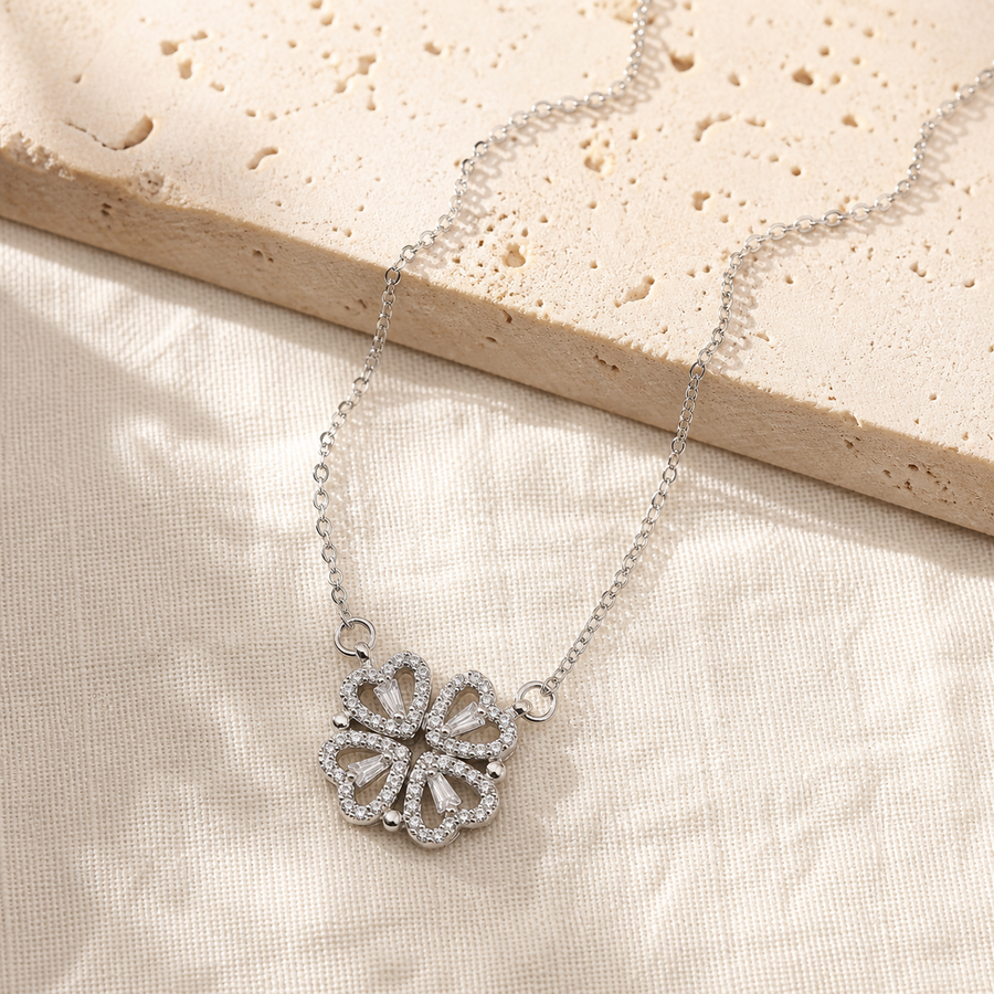 Collier trèfle en acier titane — Argenté — vue 1