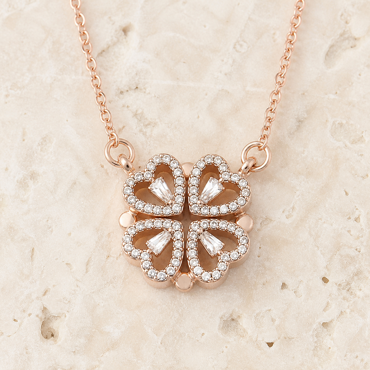 Collier trèfle en acier titane — Or rose — vue 3