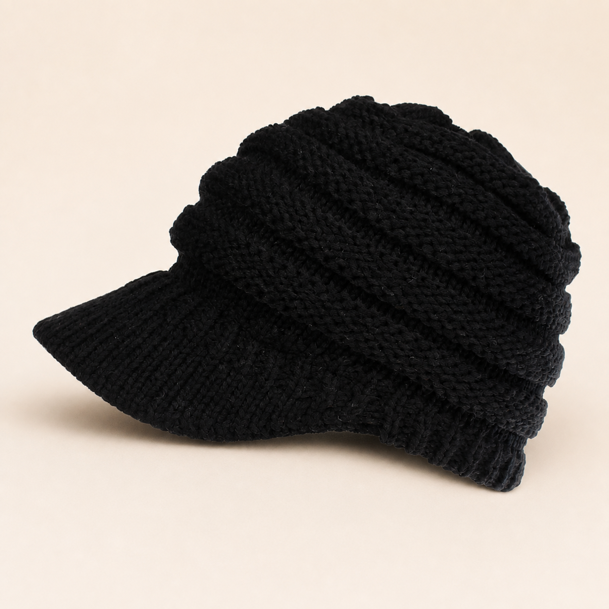 Bonnet à visière noir — Black visor beanie