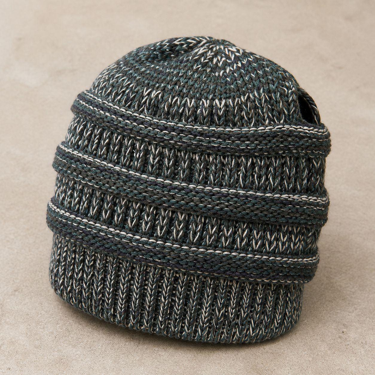 Bonnet chiné avec ouverture pour queue-de-cheval — Green blue rice — vue 7