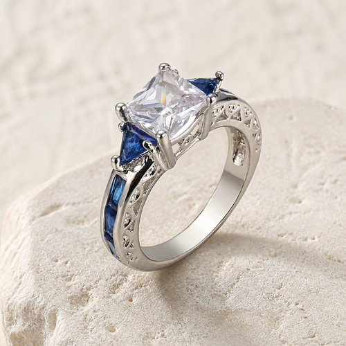 Bague fine sertie de zircon — Visuel principal Olvyra — vue 1