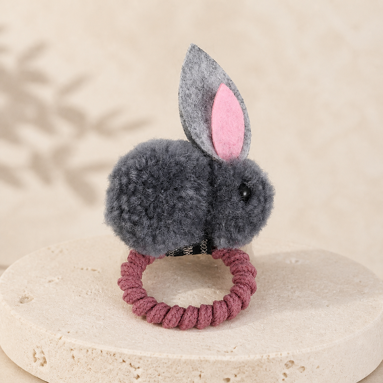 Élastique à cheveux avec pompon doux — Gris — vue 4