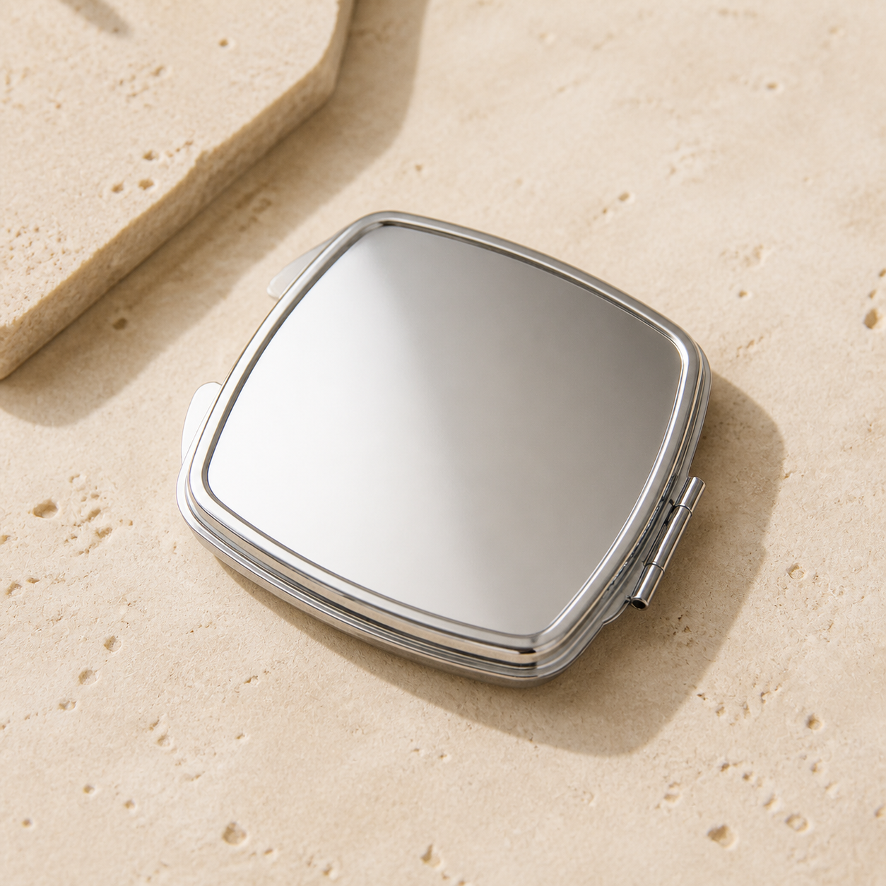 Miroir compact carre, vue du dessus — Square compact mirror, top view