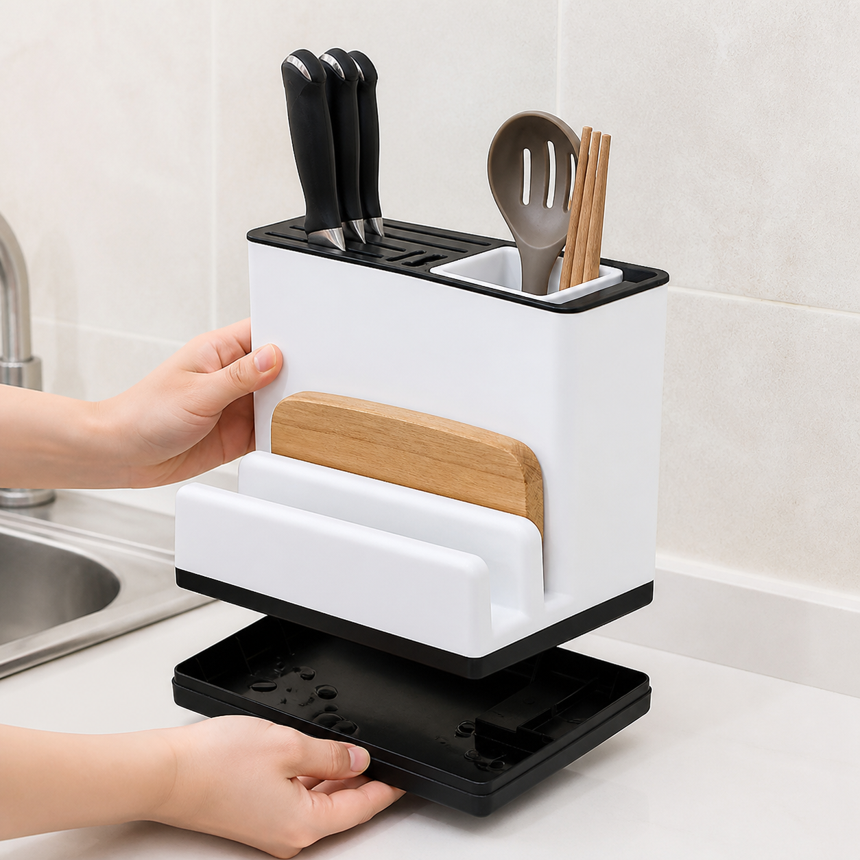 Multifunction kitchen organizer with drainer