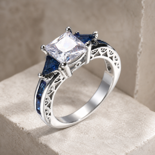 Bague solitaire carrée à pierres bleues — profil du sertissage