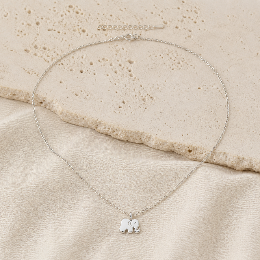 Collier symbolique — Chaîne fine — Éléphant