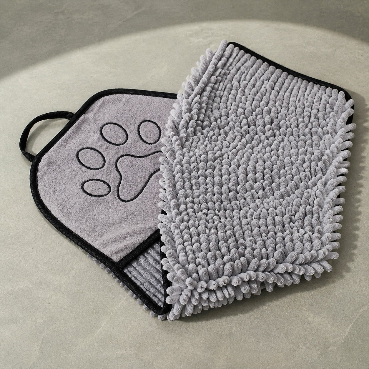 Absorbent microfiber towel for dogs and cats